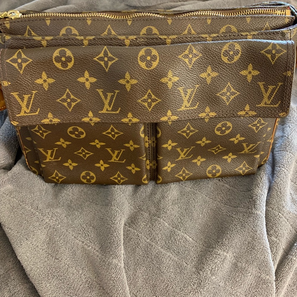 Louis Vuitton added more pictures
